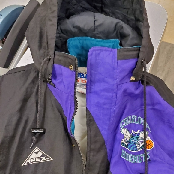 Vintage 90's NBA Charlotte Hornets Apex Jacket 90's NBA BY APEX